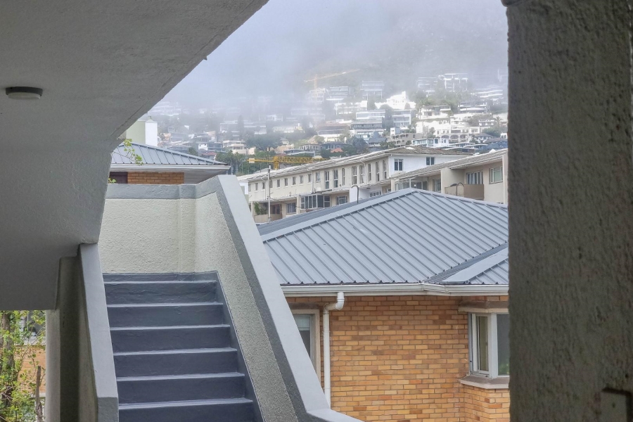 2 Bedroom Property for Sale in Sea Point Western Cape